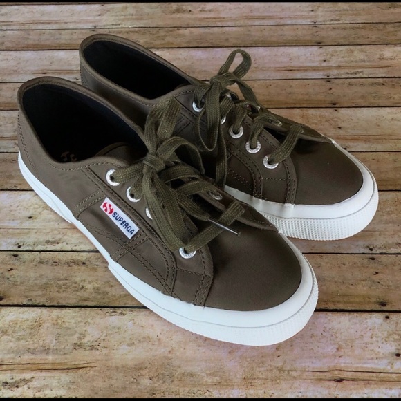 Superga By Steve Madden Sneakers Nwot 